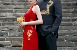汪小菲3组婚纱照曝光女方主纱和女网红撞衫对比大S像拍艺术照！？直播吃娱乐圈瓜的女博主